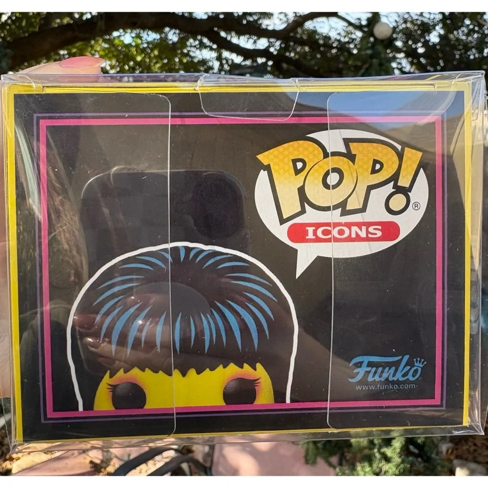 Elvira Blacklight Funko Pop Exclusive